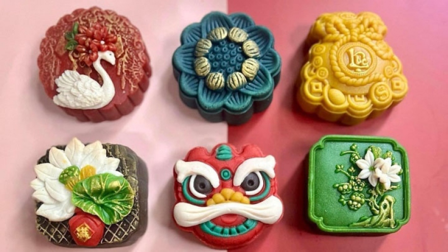 Unique 3D moon cakes prove popular in Mid-Autumn Festival